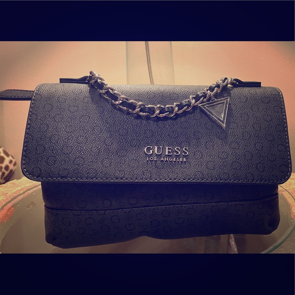 NWOT Guess Medium Shoulder/Crossbody Bag